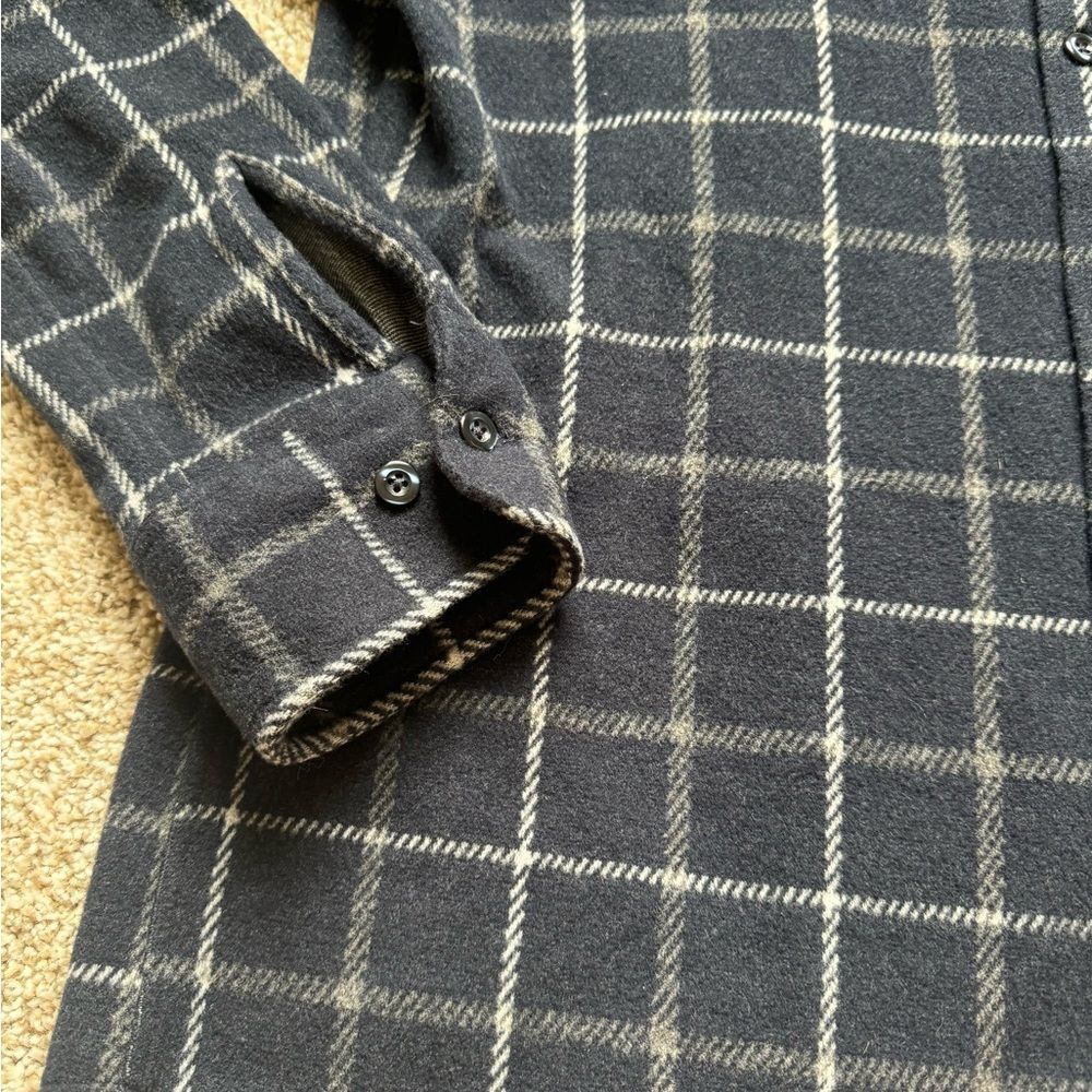 Sperry Men's Navy Plaid Button Down | Medium - Picture 6 of 6